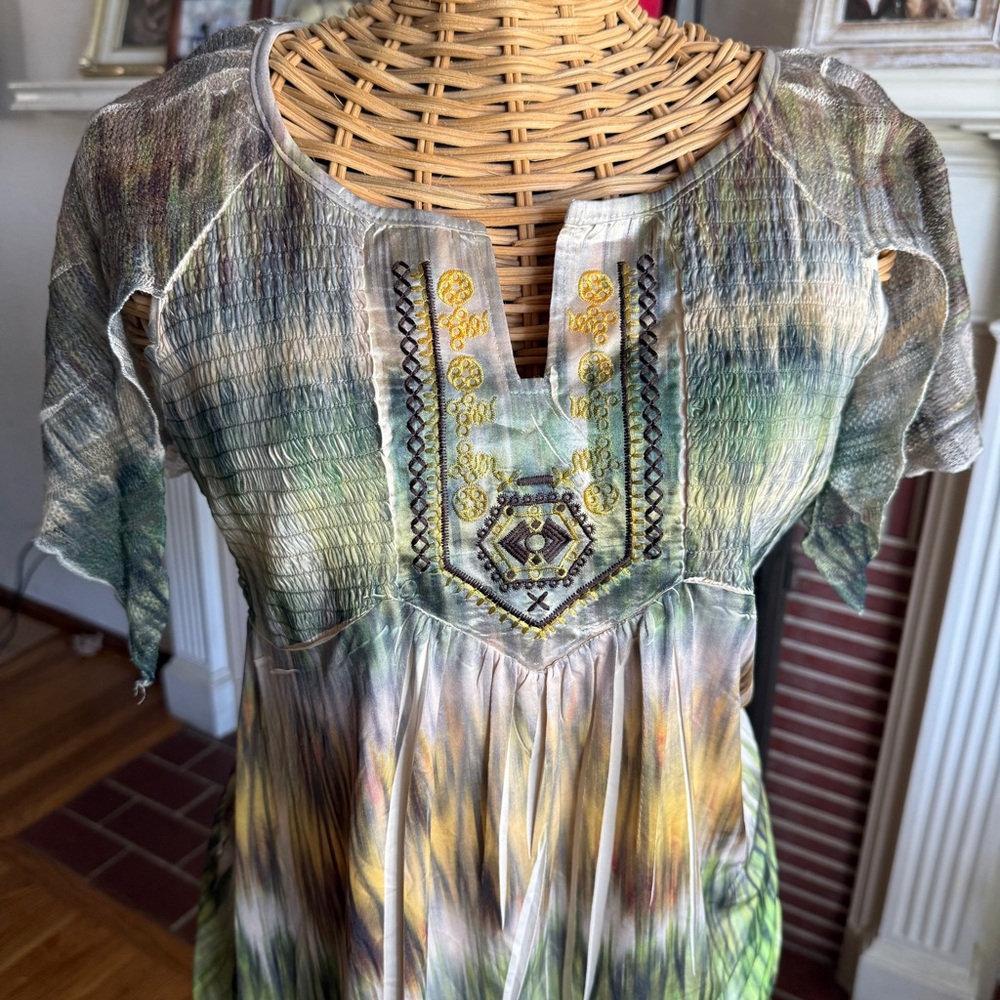 Live and let live garden fairycore whimsical boho tunic M